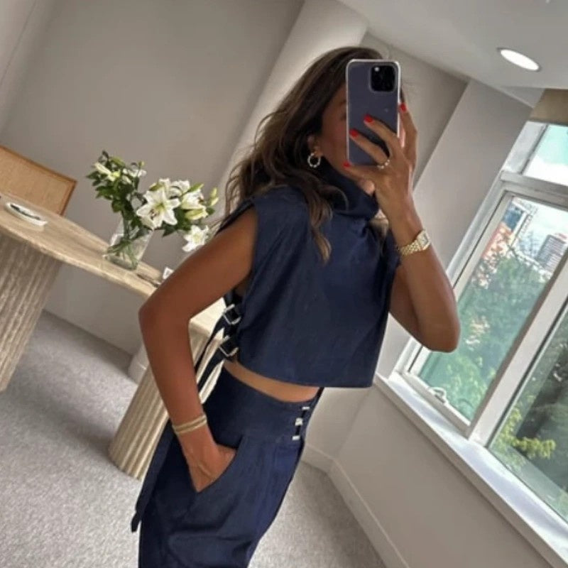 Trendy Fashion Outfits für Damen mit kurzem Oberteil mit hohem Halsausschnitt und 3/4-langer Hose mit hoher Taille